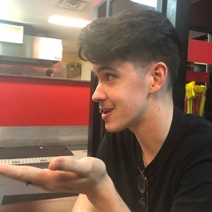 Meet your Posher, Aaron